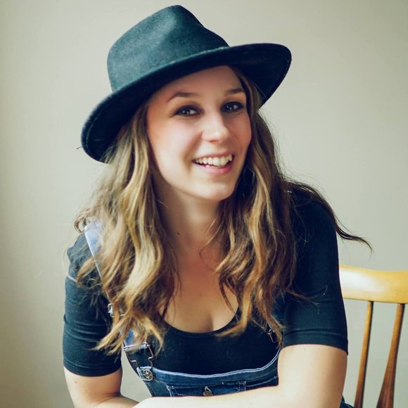 Meet your Posher, Erica - Picture 1 of 1